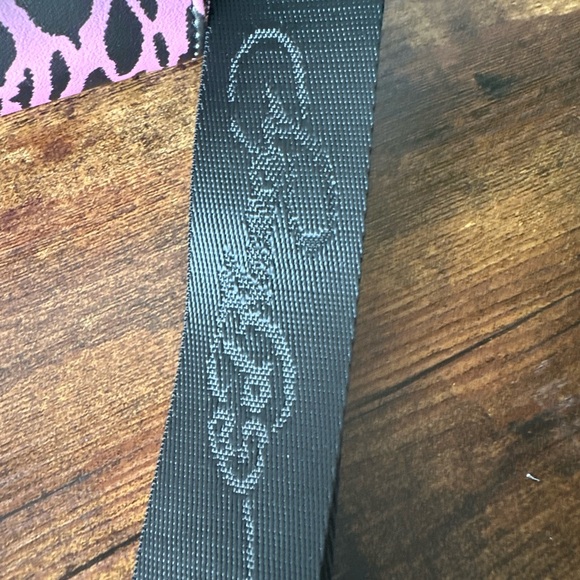 Ed Hardy Black & Pink Leopard Print Crossbody Wallet Bag with Wristlet Strap NWT - Picture 9 of 9